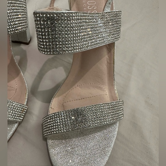 De Blossom Collection Silver Heel. Worn Once. Like New. - Picture 6 of 11
